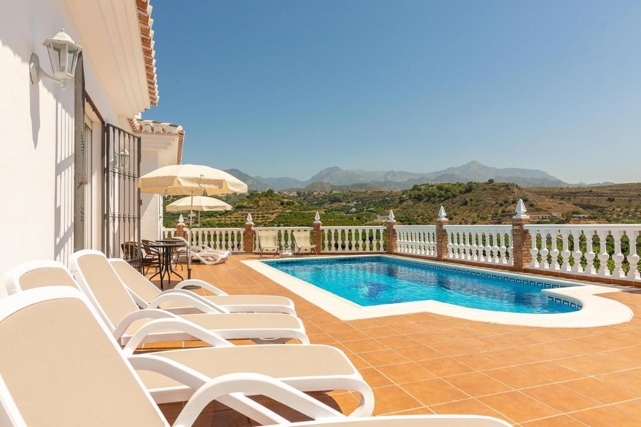 Villa Andalucia: Cerca De Todo, Intimidad Y Espacio Nerja Exterior photo